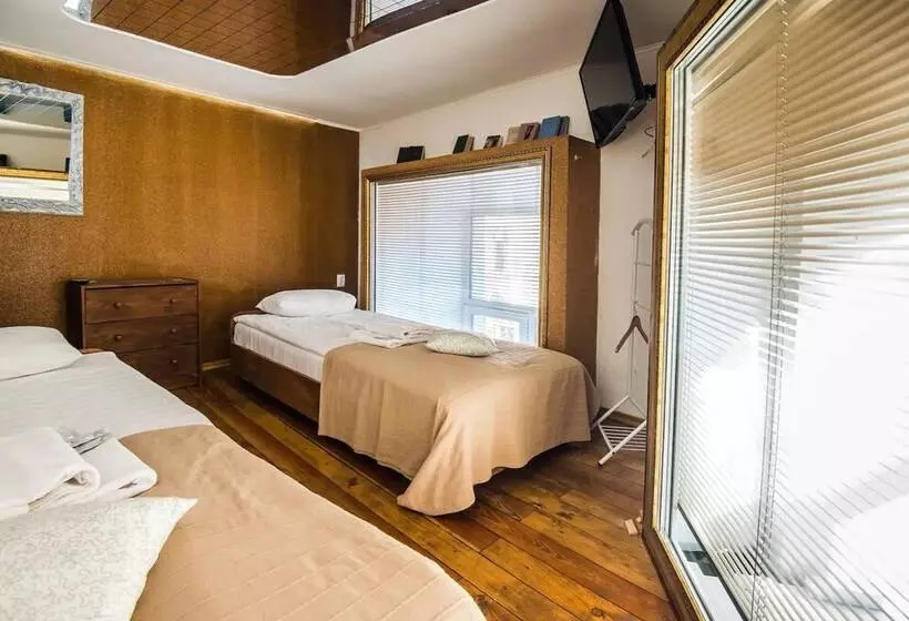 Exclusive Living City Centre   Sleeps 20