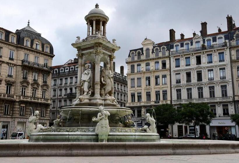 Cocon Cordeliers / 4 Voyageurs