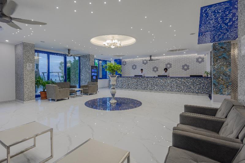 هتل Kaani Palm Beach