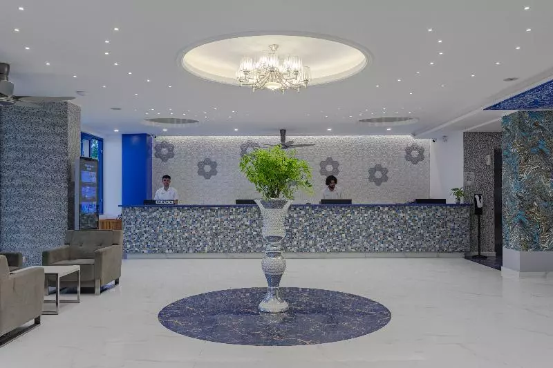 هتل Kaani Palm Beach