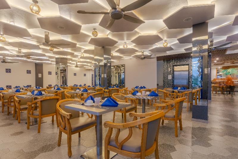 هتل Kaani Palm Beach