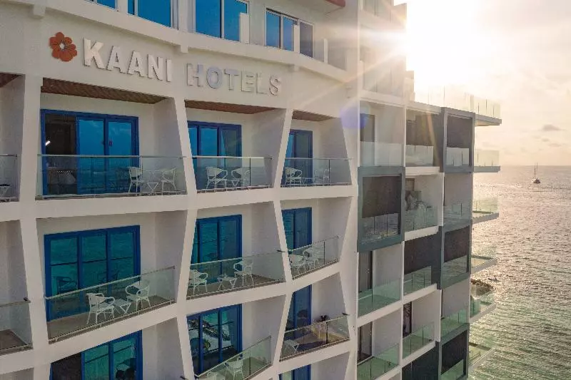هتل Kaani Palm Beach