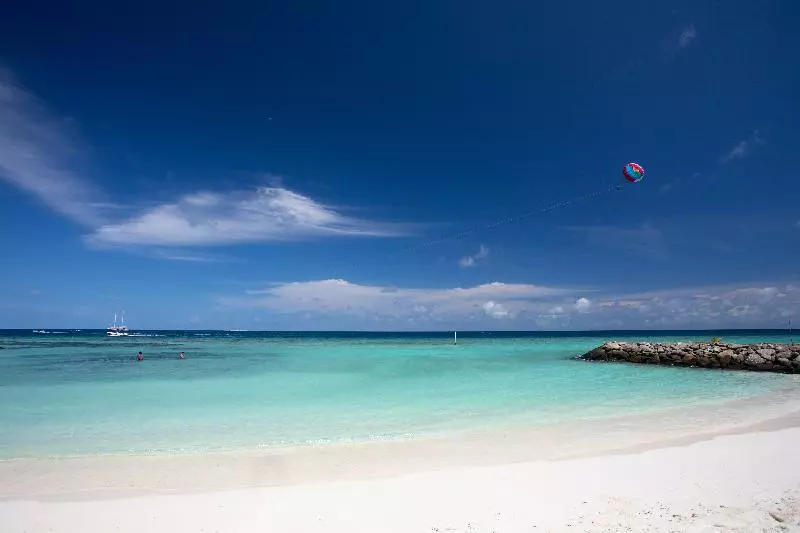 هتل Kaani Palm Beach