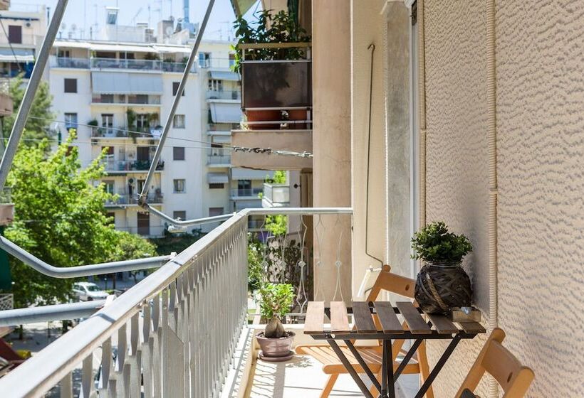 Newly Renovated 100m² Stylish Urban Flat