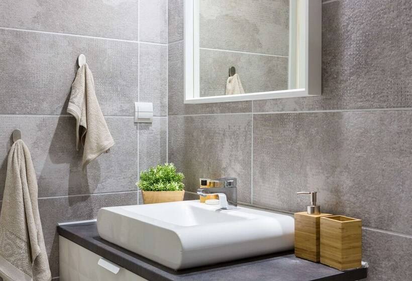 Newly Renovated 100m² Stylish Urban Flat