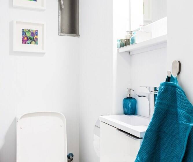 Newly Renovated 100m² Stylish Urban Flat