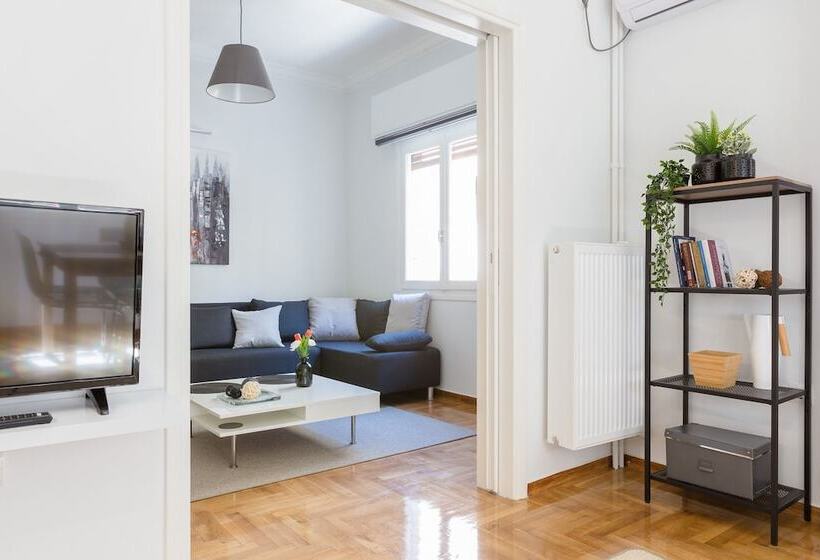 Newly Renovated 100m² Stylish Urban Flat