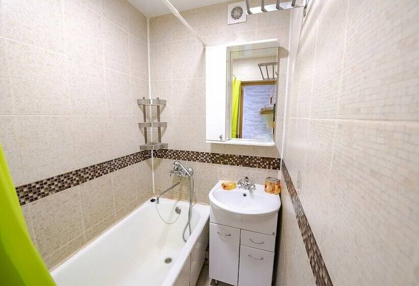 Apartment On Leonova 21a