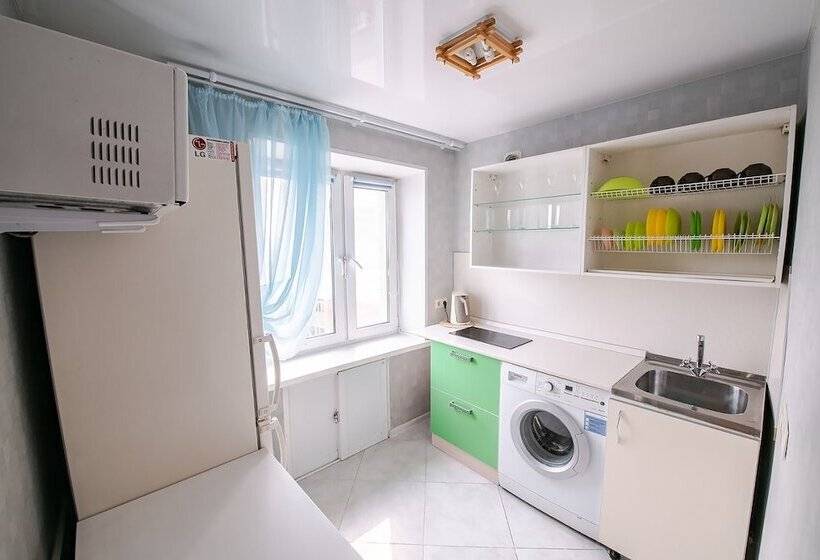 Apartment On Leonova 21a