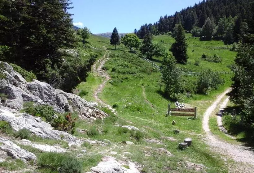 Aamiaismajoitus (B&B) Belle Maison De Montagne