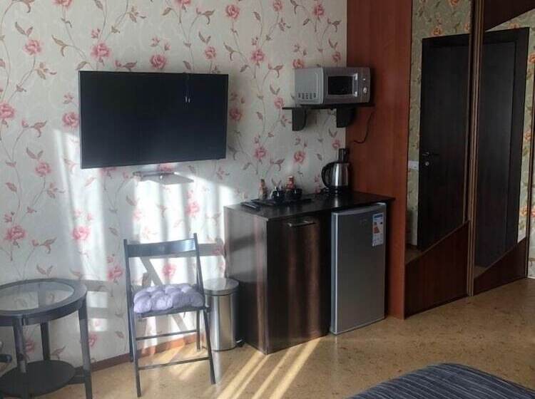 مبيت وإفطار Mini Hotel Na Gorkovo