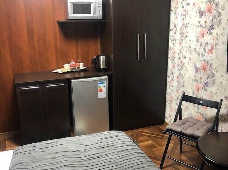 مبيت وإفطار Mini Hotel Na Gorkovo