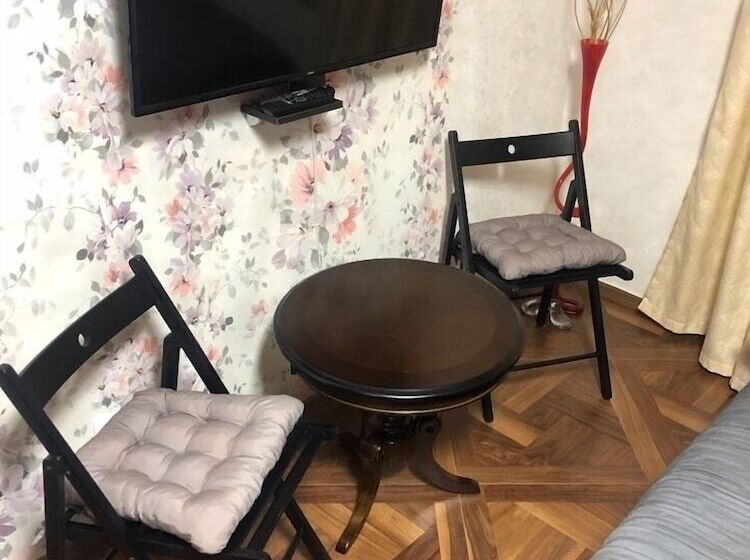 مبيت وإفطار Mini Hotel Na Gorkovo