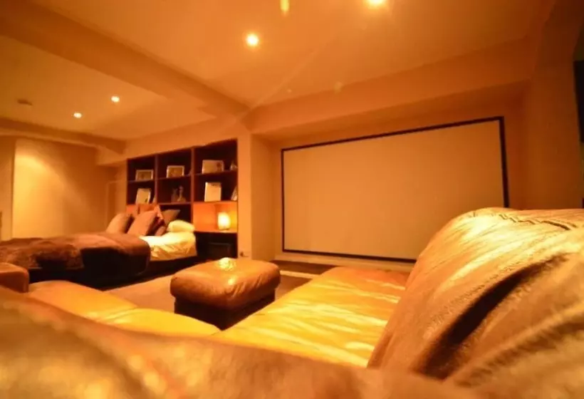 Aparthotel Glovers Court