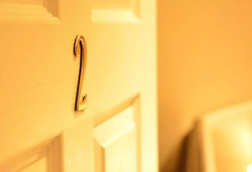 Aparthotel Glovers Court