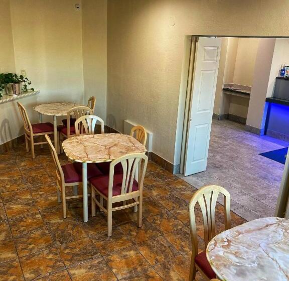 בית מלון כפרי Lone Star Inn