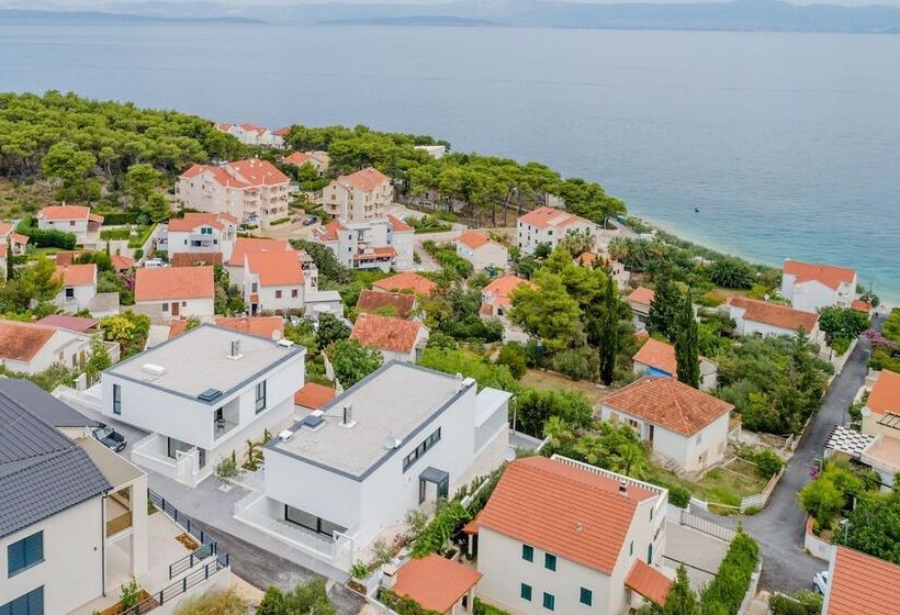 Luxury Villa Luna With Swimming Pool