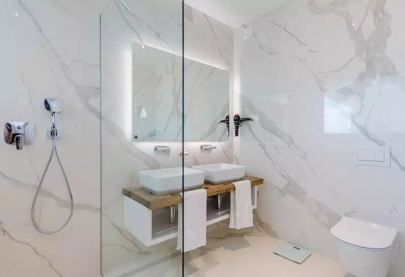 Luxury Villa Luna With Swimming Pool