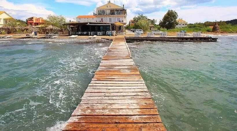 ペンション Petrakis Beach