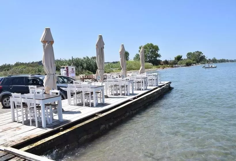 ペンション Petrakis Beach