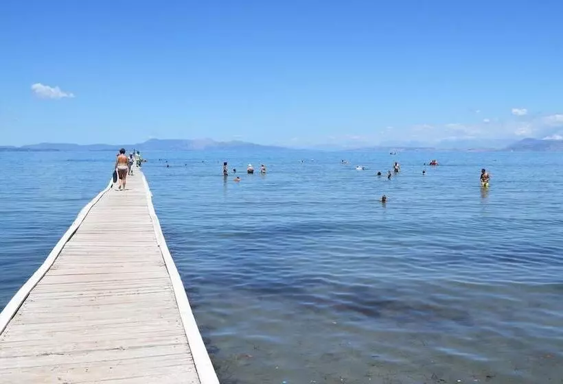 ペンション Petrakis Beach