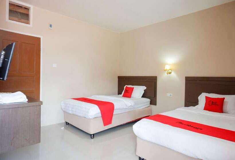 Пансион Reddoorz Plus At Hotel Srikandi Kendari