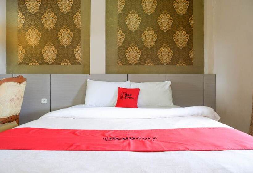 Пансион Reddoorz Plus At Hotel Srikandi Kendari