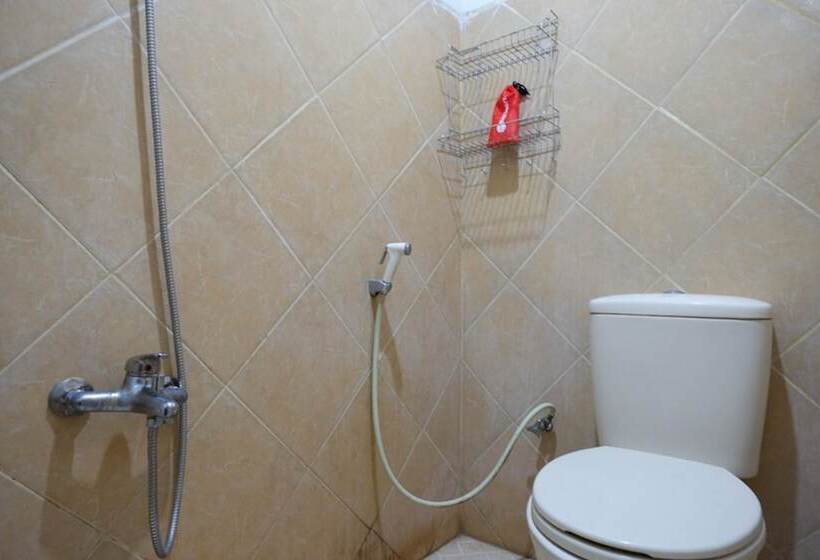 Пансион Reddoorz Plus At Hotel Srikandi Kendari