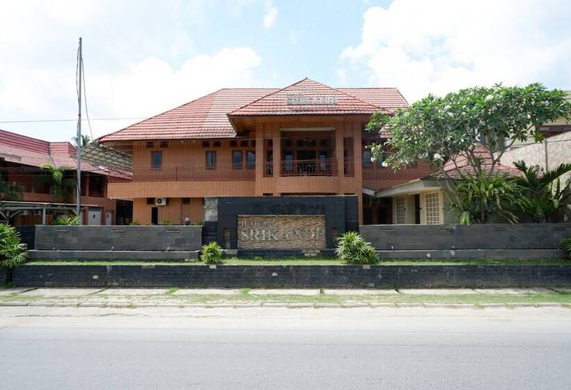 Пансион Reddoorz Plus At Hotel Srikandi Kendari