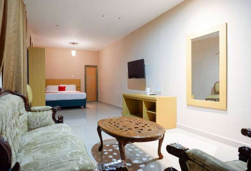 Пансион Reddoorz Plus At Hotel Srikandi Kendari