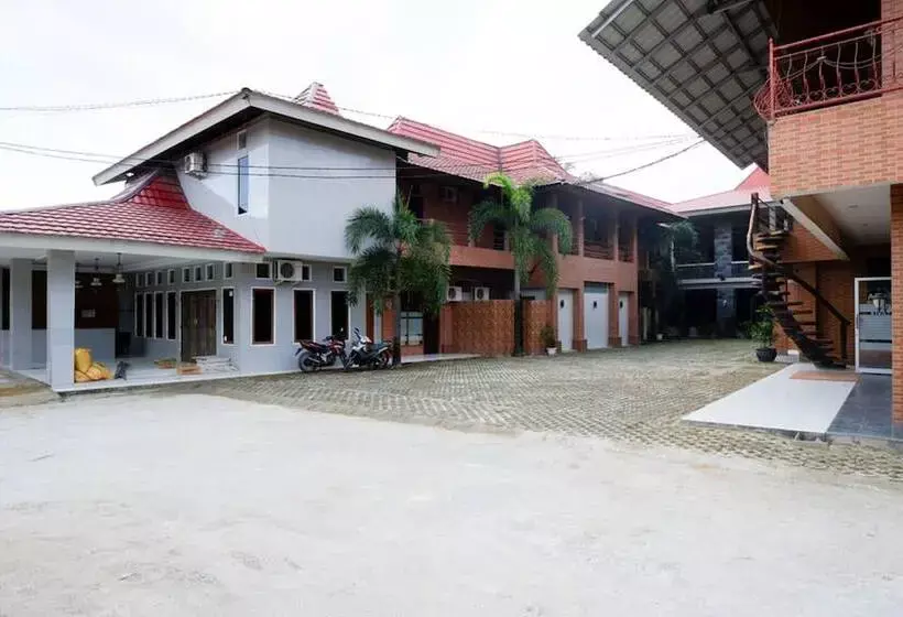 ペンション Reddoorz Plus At Hotel Srikandi Kendari