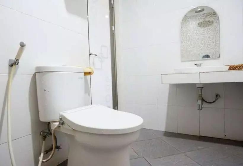 ペンション Reddoorz Plus At Hotel Srikandi Kendari