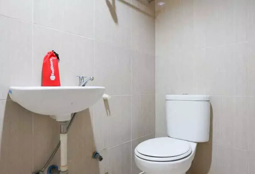 ペンション Reddoorz Plus At Hotel Srikandi Kendari