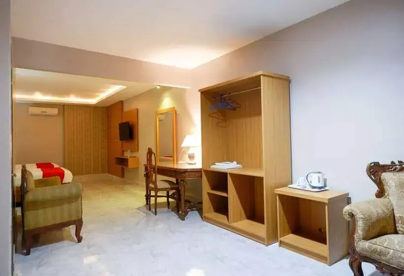 ペンション Reddoorz Plus At Hotel Srikandi Kendari