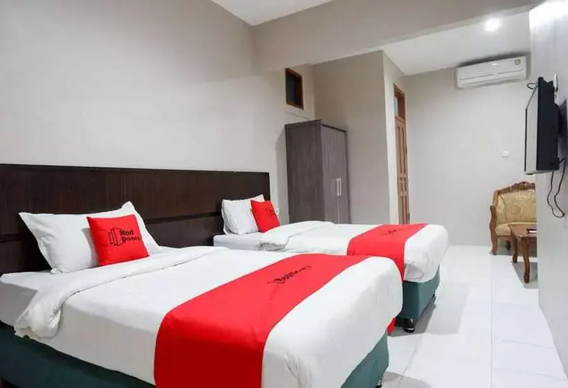 ペンション Reddoorz Plus At Hotel Srikandi Kendari