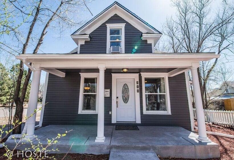 3 Br Beautifully Restored 1890`s Homedowntown