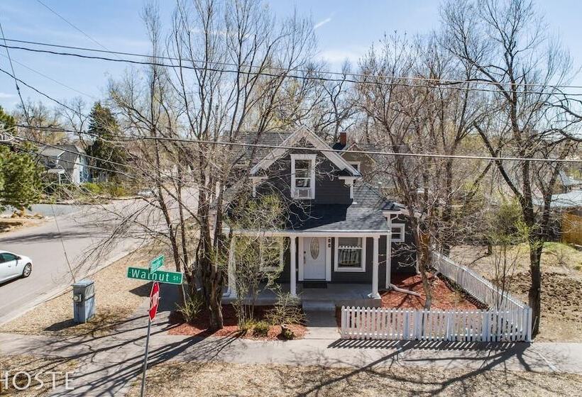 3 Br Beautifully Restored 1890`s Homedowntown