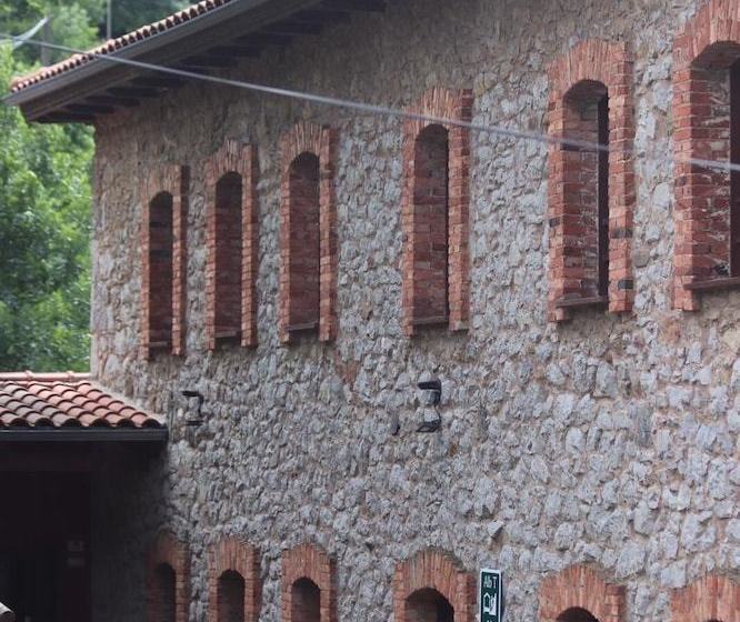 Albergue De Arrojo