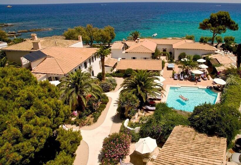 مسافرخانه The Sea Club