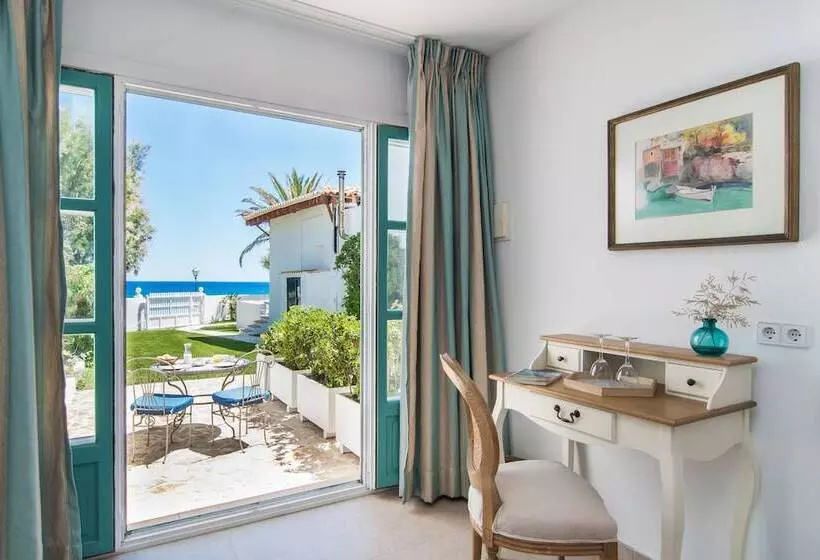 簡易ホテル The Sea Club