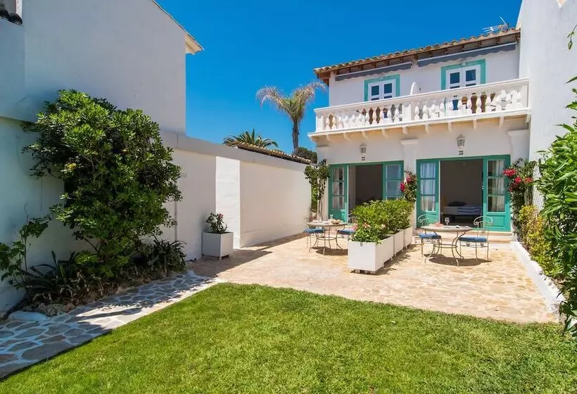 簡易ホテル The Sea Club