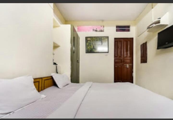 Hotel Spot On 49335 Alwin