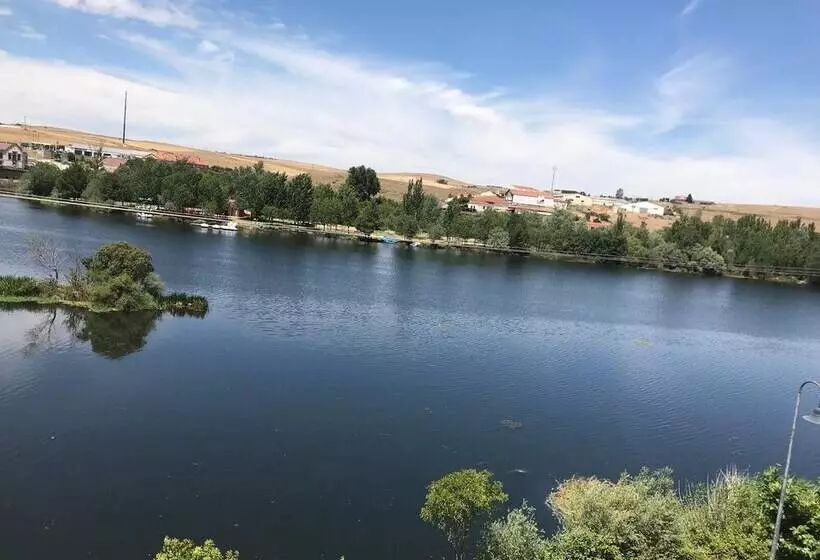 Hotelli Camping El Tormes