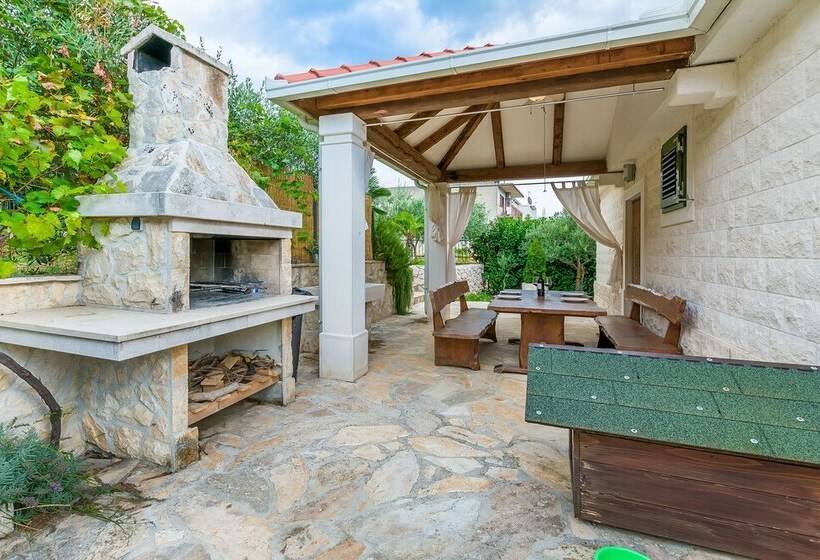 Villa Holiday Home Zvečanje