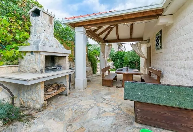 Villa Holiday Home Zvečanje