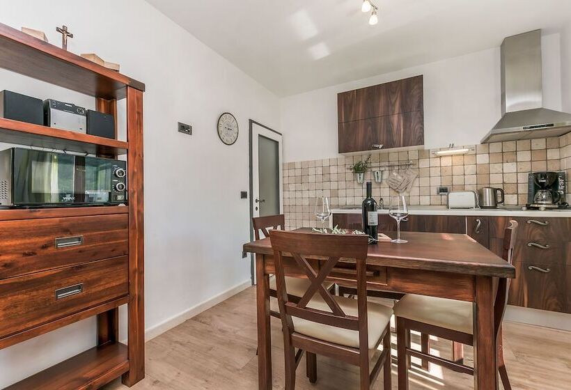 Villa Holiday Home Zvečanje