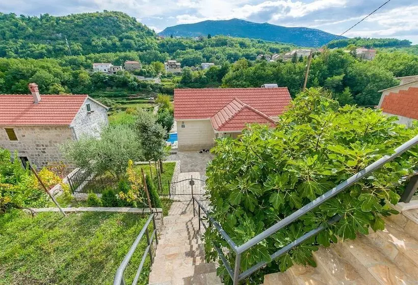 Villa Holiday Home Zvečanje
