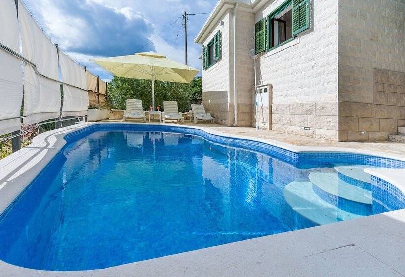 Villa Holiday Home Zvečanje