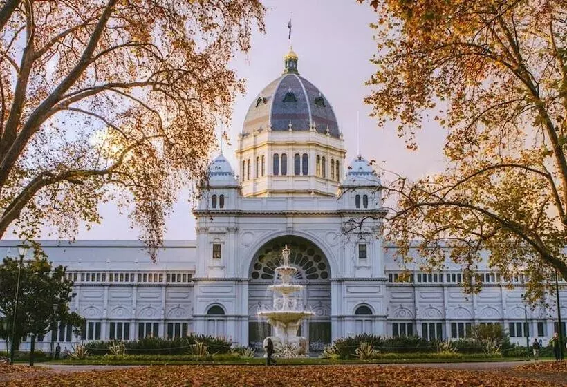 Class, Style And Location In Carlton