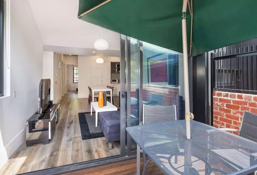 Class, Style And Location In Carlton